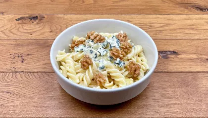 Pâtes crémeuses aux fromages et noix