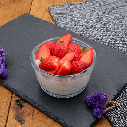 Riz au lait de coco et fraises