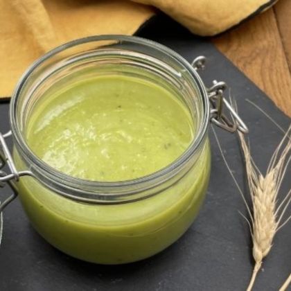 Soupe printanière petit pois, panais & menthe fraîche